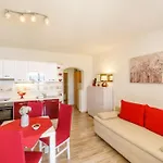 Beachfront 102 Apartament Pisak