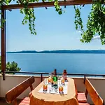 Beachfront 102 *