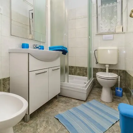 Apartment Beachfront 102 Pisak