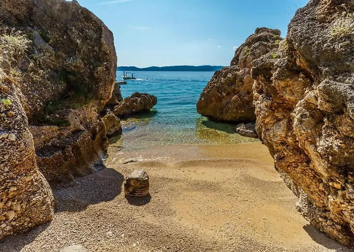 Appartement Beachfront 102 *