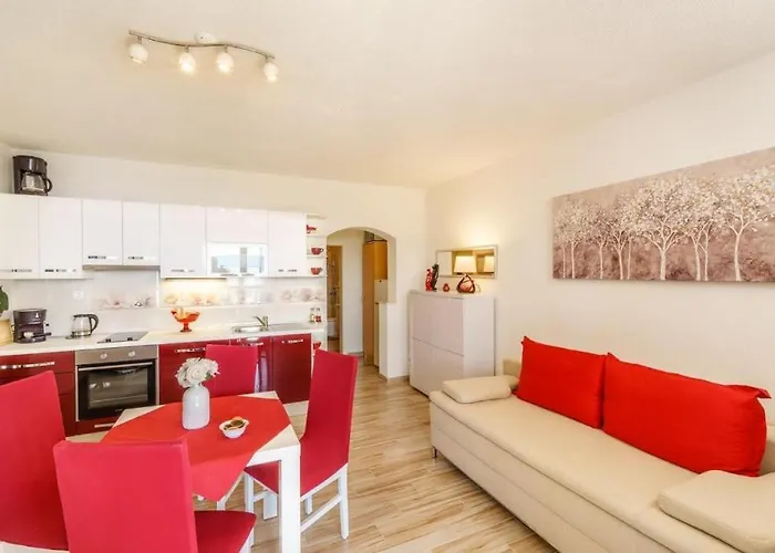 Beachfront 102 Appartement Pisak