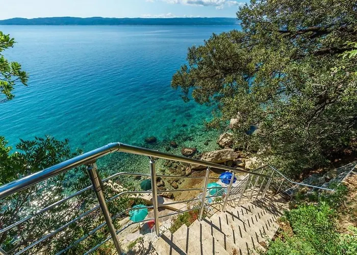 Appartement Beachfront 102 *