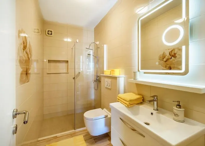 Beachfront 102 Appartement Pisak